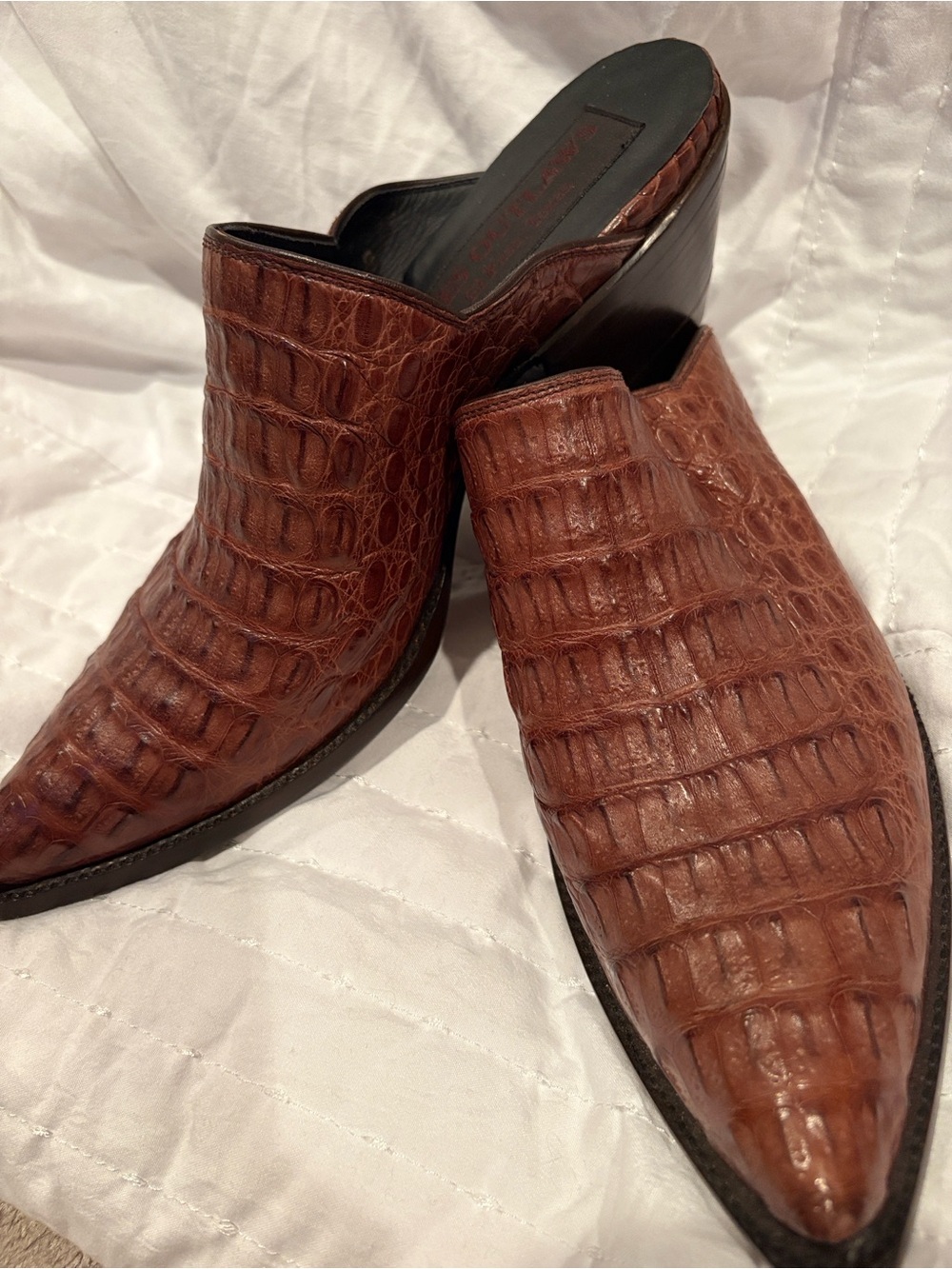Tres Outlaws Boot Company
Espresso Caiman Croc Slip-On Mules